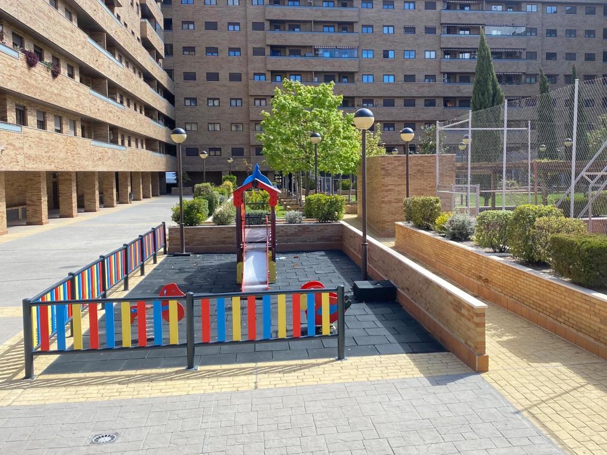 Aires De Toledo-Parque Warner Y Madrid En Familia Lägenhet Exteriör bild