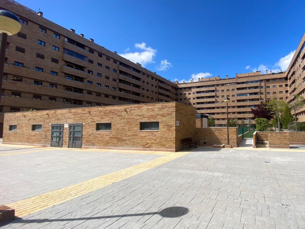 Aires De Toledo-Parque Warner Y Madrid En Familia Lägenhet Exteriör bild