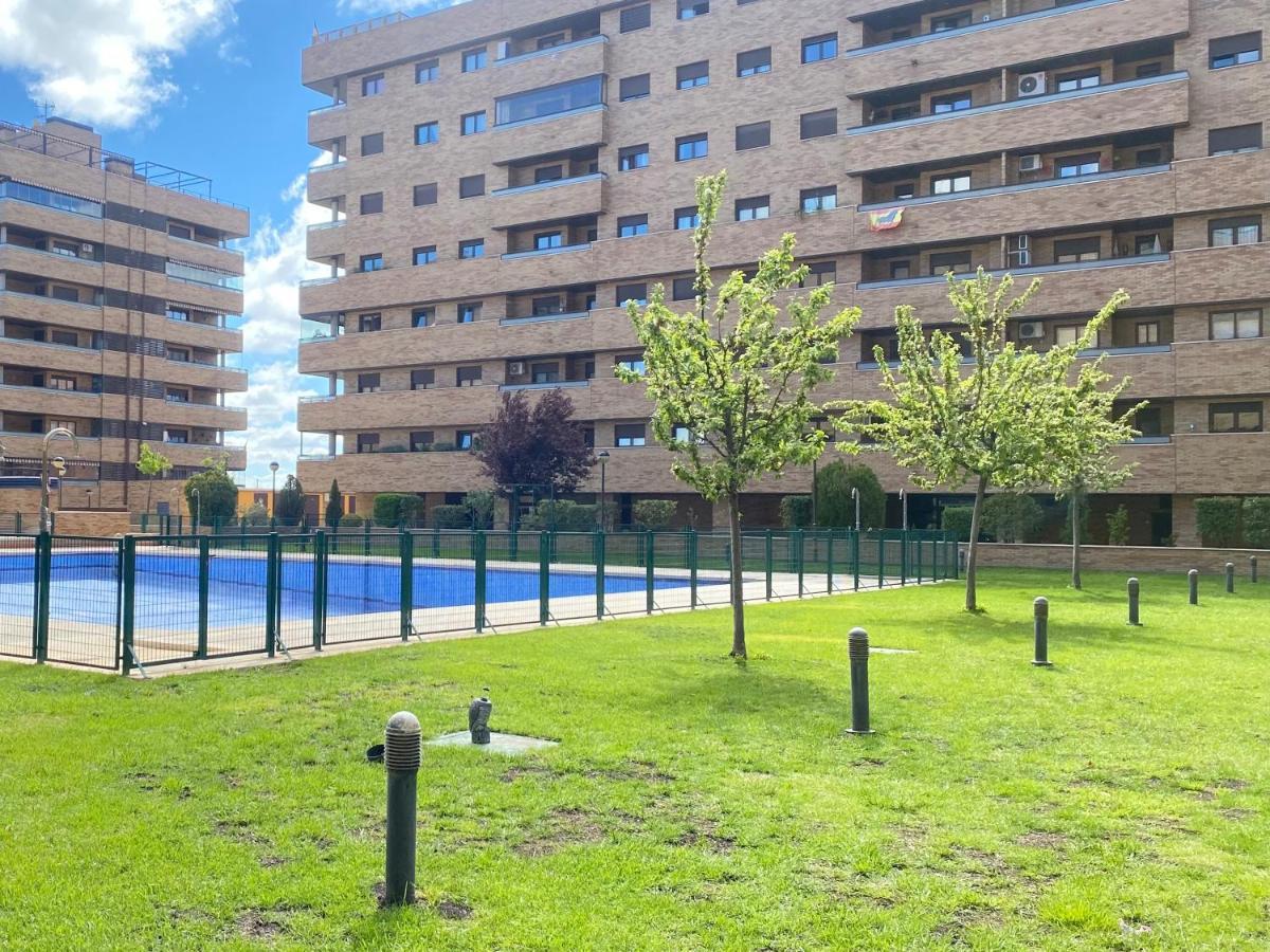 Aires De Toledo-Parque Warner Y Madrid En Familia Lägenhet Exteriör bild