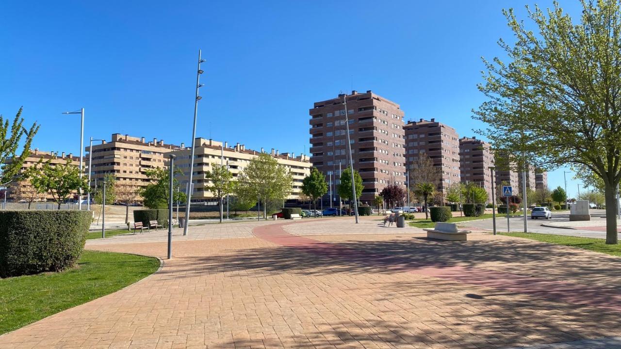Aires De Toledo-Parque Warner Y Madrid En Familia Lägenhet Exteriör bild